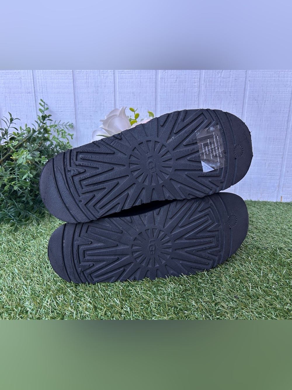 UGG Tazz women size 8
BestSeller/gently worn
Color. Black - Picture 16 of 16